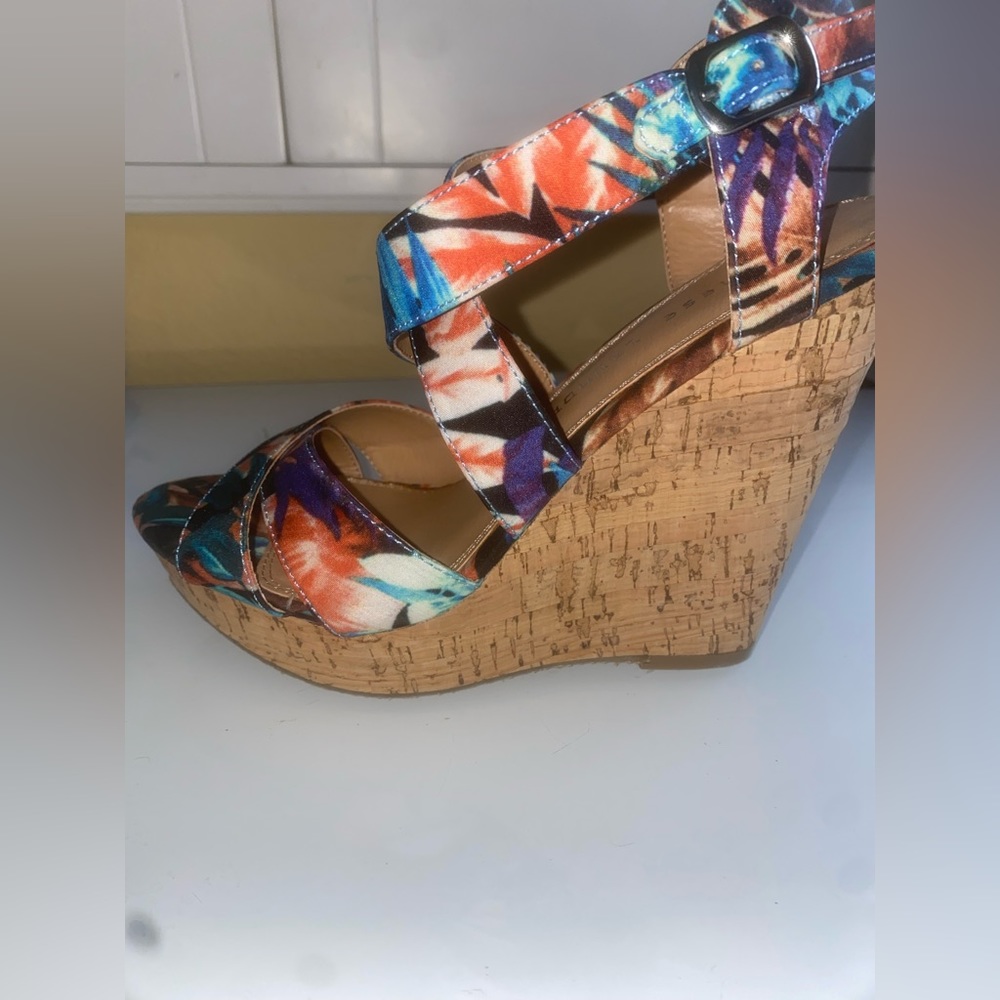 Chinese Laundry Wedges